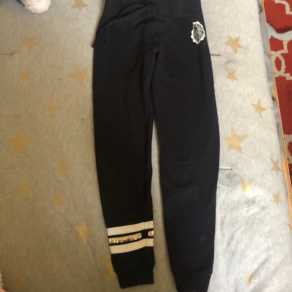 Black sweat pants